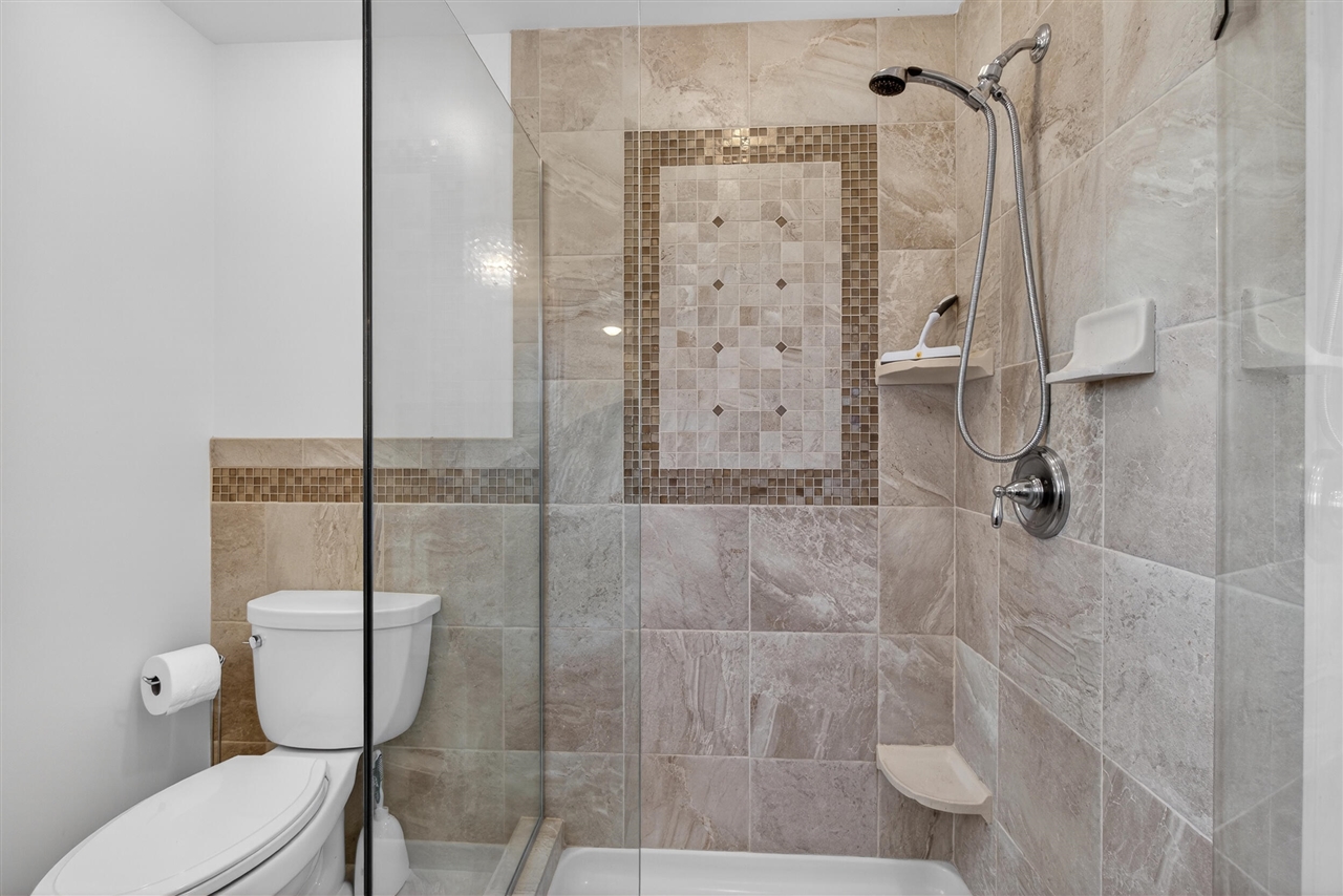 829 Thorntree Boulevard, Jackson, MI, 49203-2517