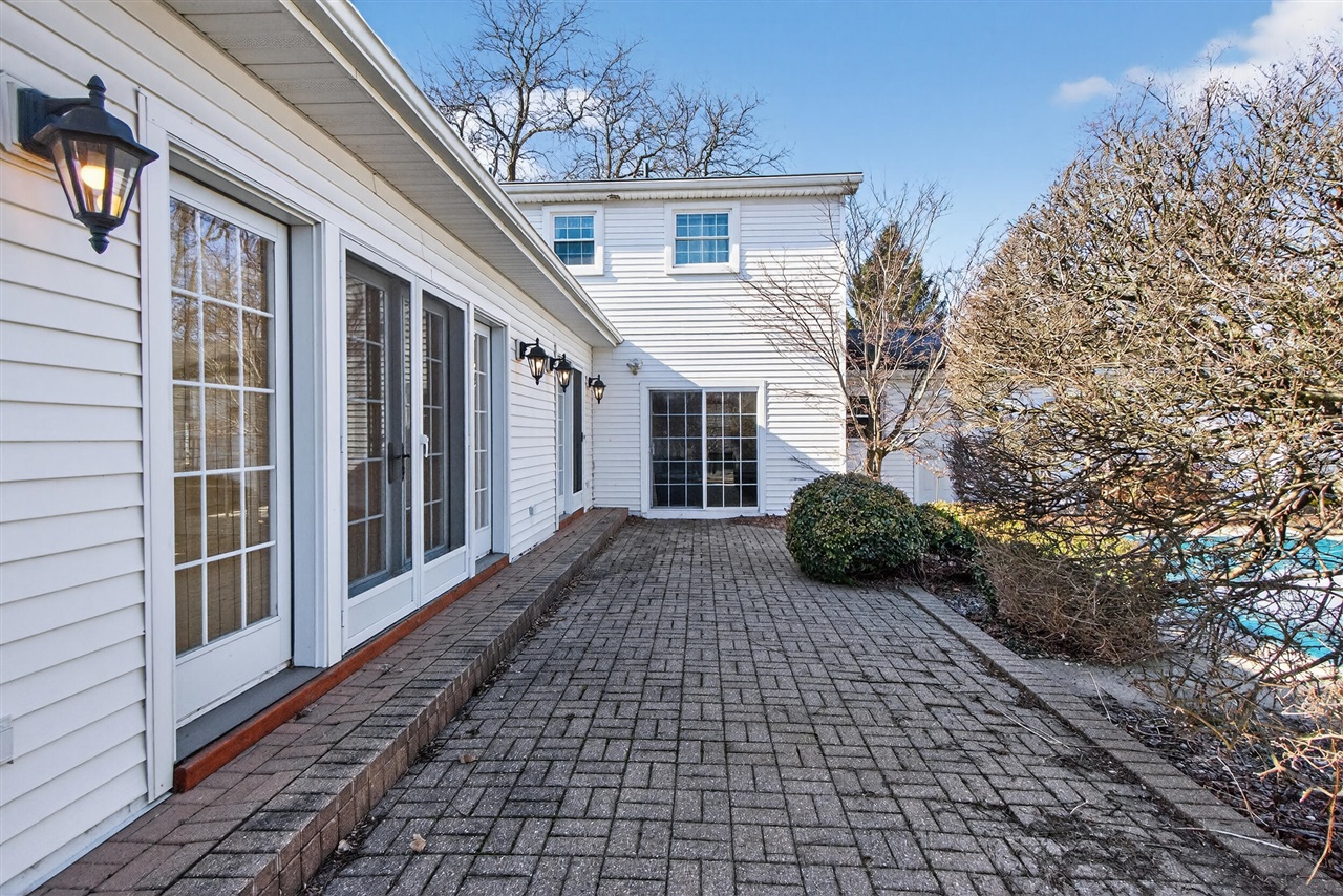 829 Thorntree Boulevard, Jackson, MI, 49203-2517