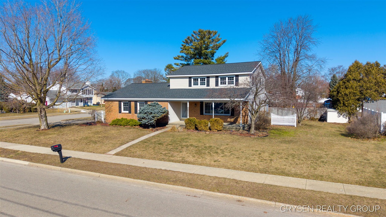 Homes for sale in Grandville, MI | 4289 Blackfoot Dr, Grandville, MI 49418 | MLS# 70517414