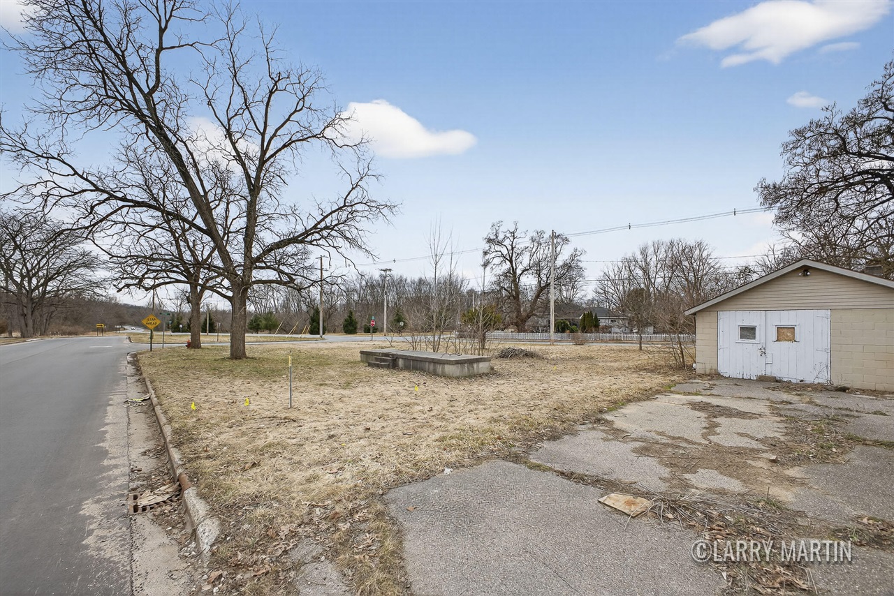 Homes for sale in Lowell, MI | 222 S Division St, Lowell, MI 49331 | MLS# 70517455