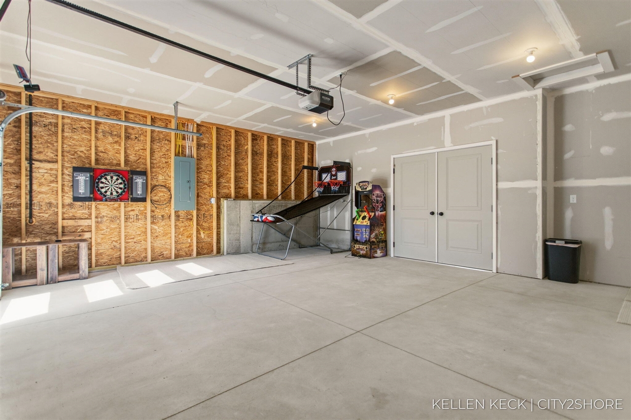 11300 Apache Wells Court, Stanwood, MI, 49346