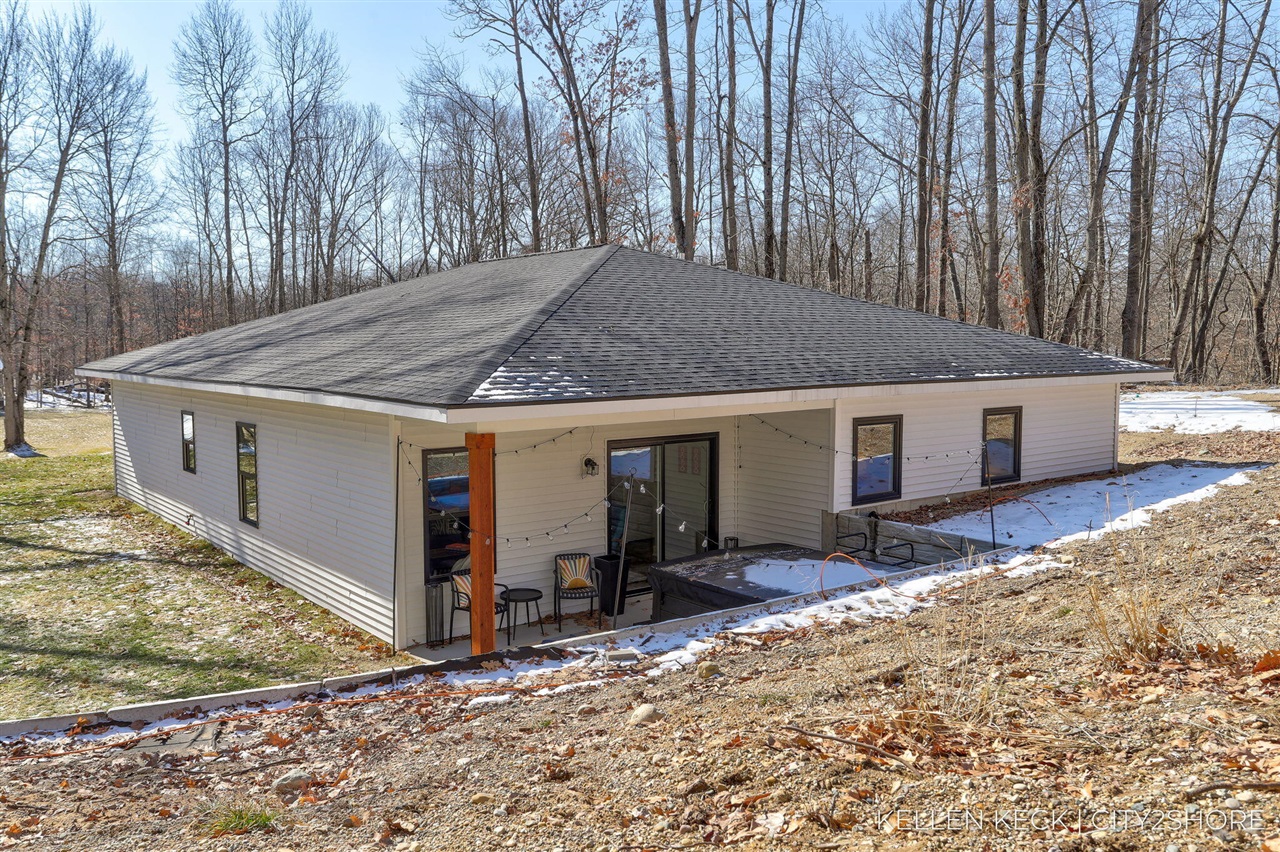 11300 Apache Wells Court, Stanwood, MI, 49346