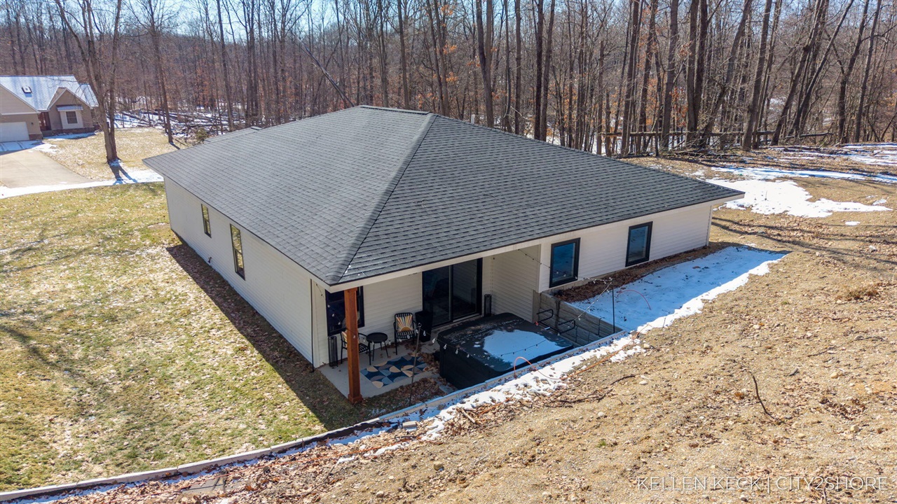 11300 Apache Wells Court, Stanwood, MI, 49346