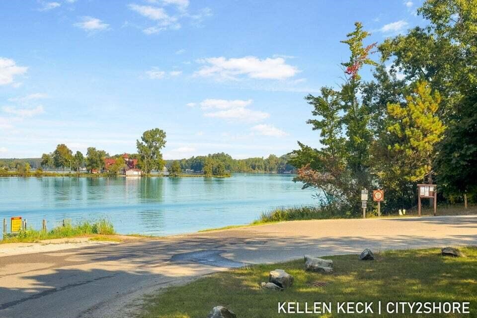 11300 Apache Wells Court, Stanwood, MI, 49346