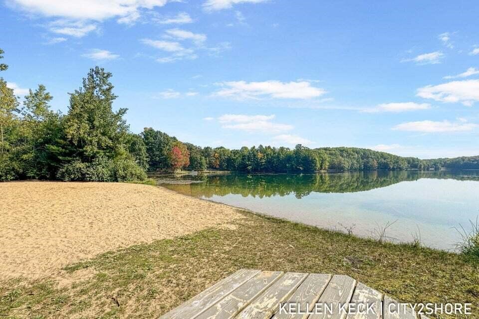 11300 Apache Wells Court, Stanwood, MI, 49346