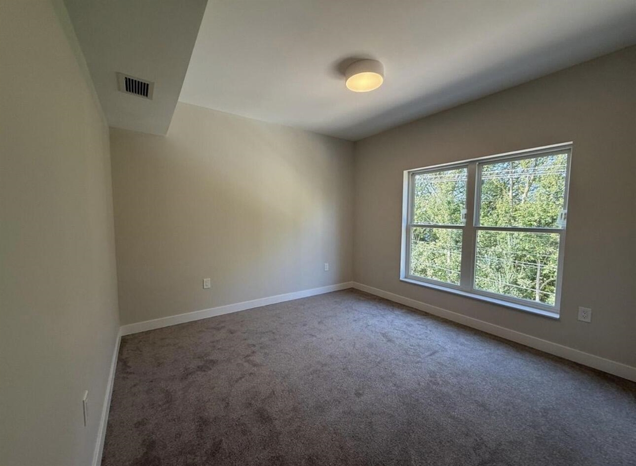 2645 Burton Road photo 20