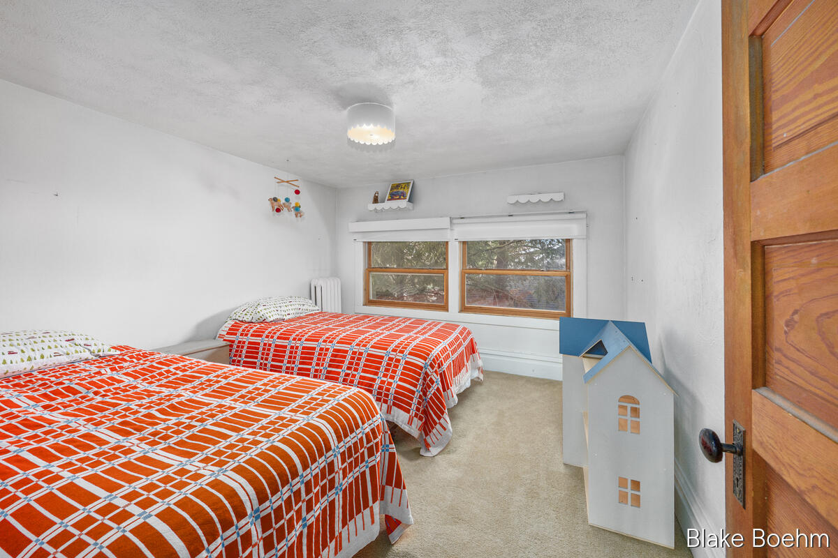 202 E 26th Street, Holland, MI, 49423-5106