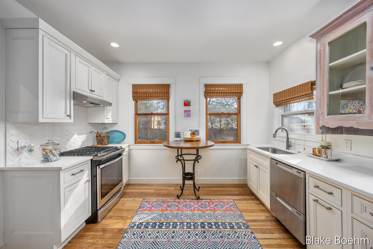 202 E 26th Street, Holland, MI, 49423-5106