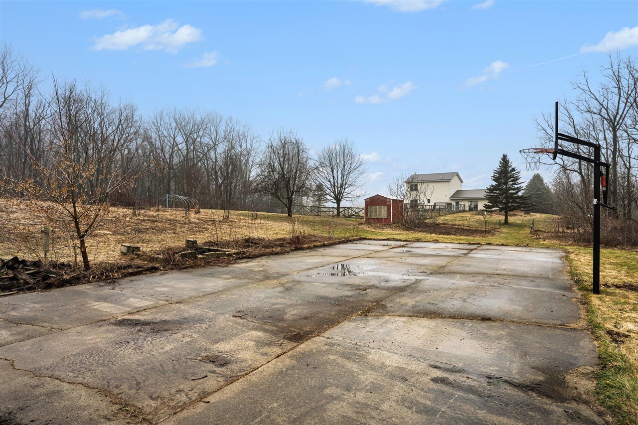 10449 W Tu Avenue, Lawton, MI, 49065