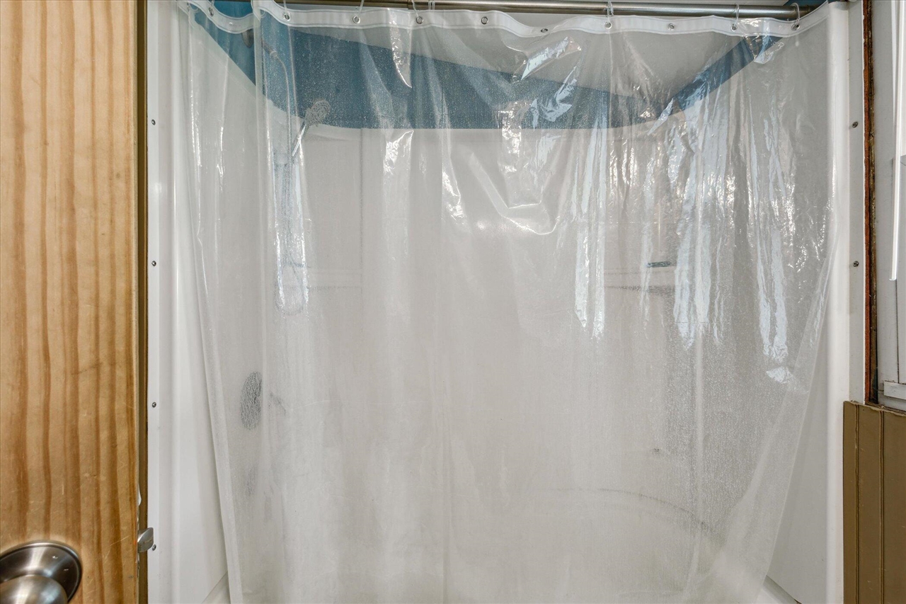 842 10th Street, Plainwell, MI, 49080-9523