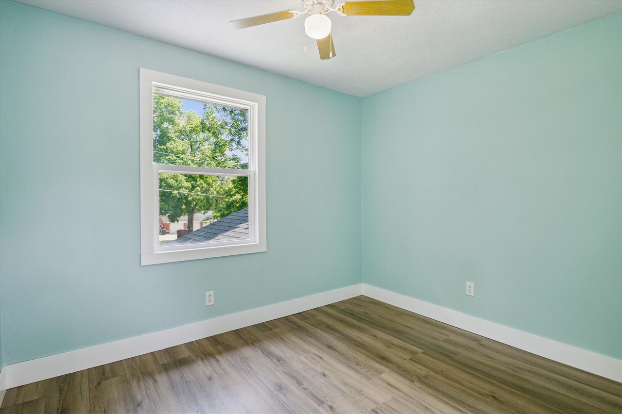 842 10th Street, Plainwell, MI, 49080-9523