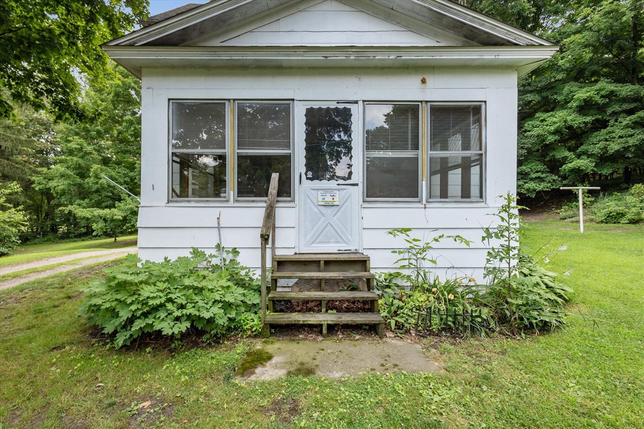 Homes for sale in Plainwell, MI | 842 10Th St, Plainwell, MI 49080 | MLS# 70517569