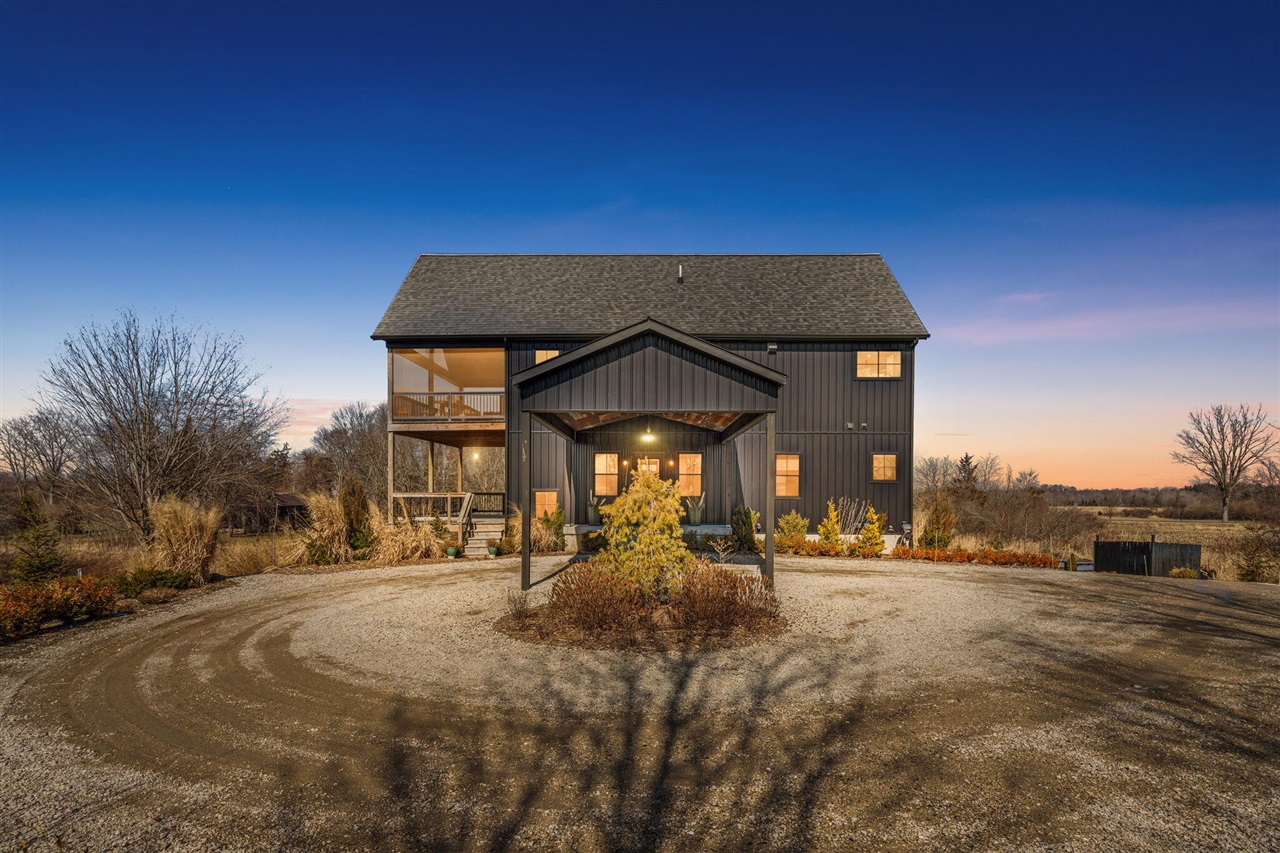 6364 126th Avenue, Fennville, MI, 49408-9648