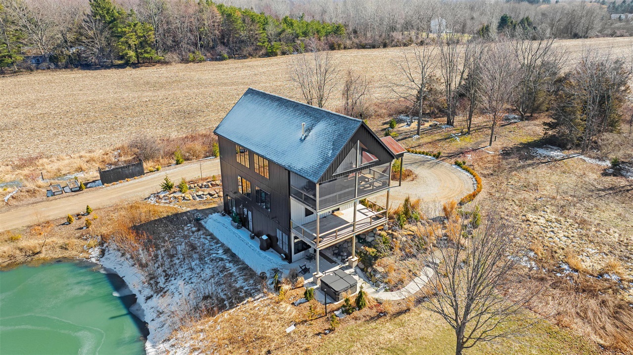 6364 126th Avenue, Fennville, MI, 49408-9648