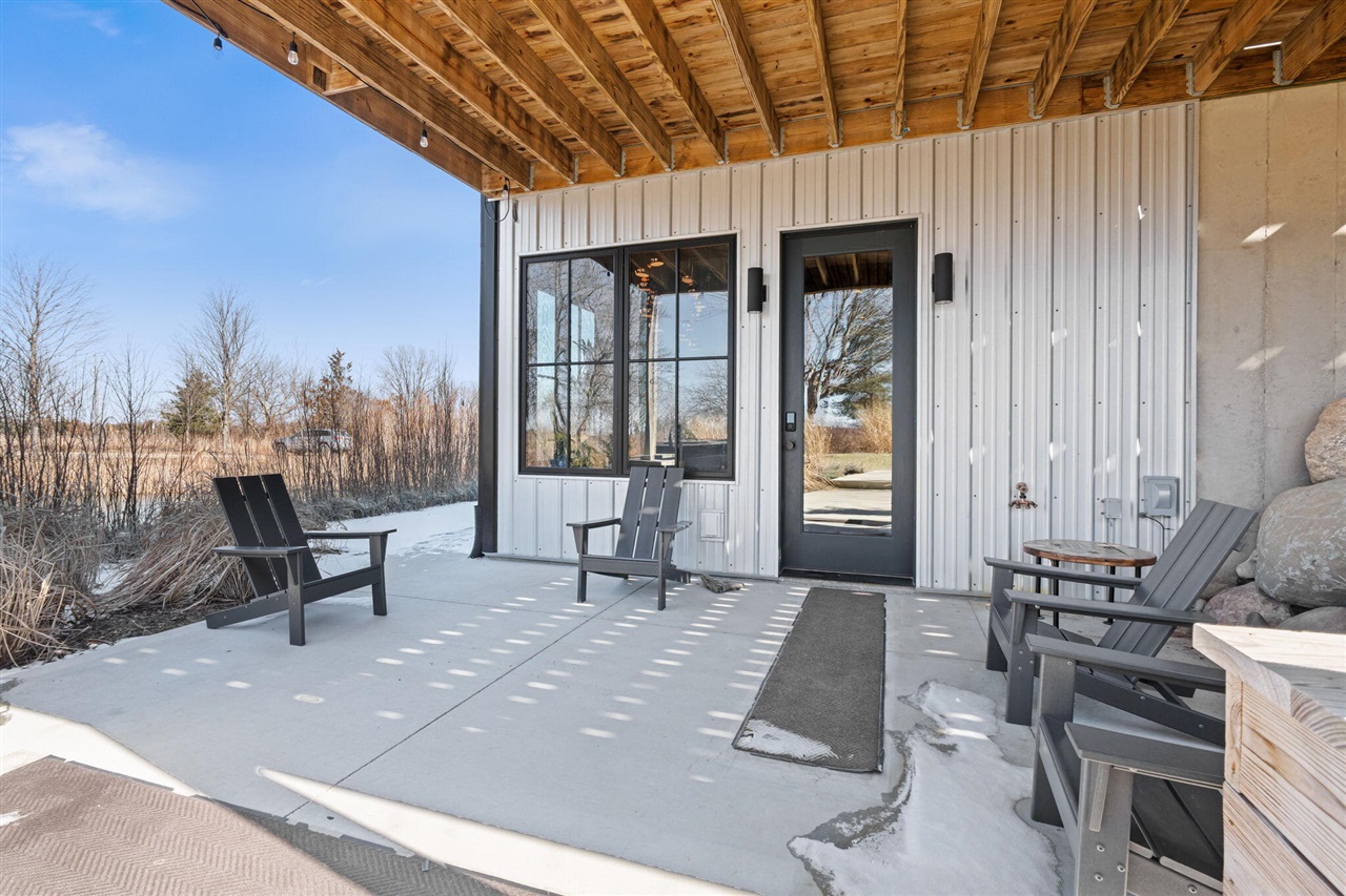 6364 126th Avenue, Fennville, MI, 49408-9648