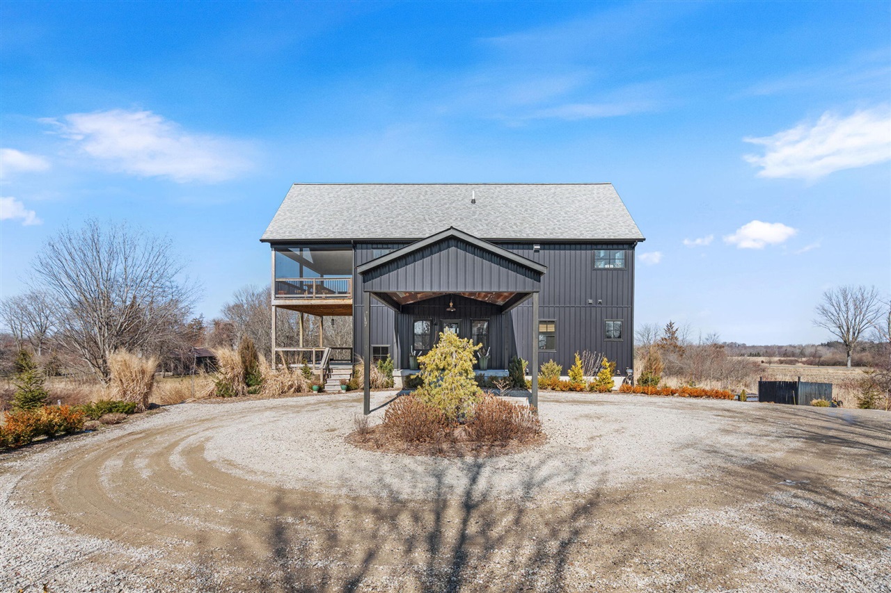 6364 126th Avenue, Fennville, MI, 49408-9648