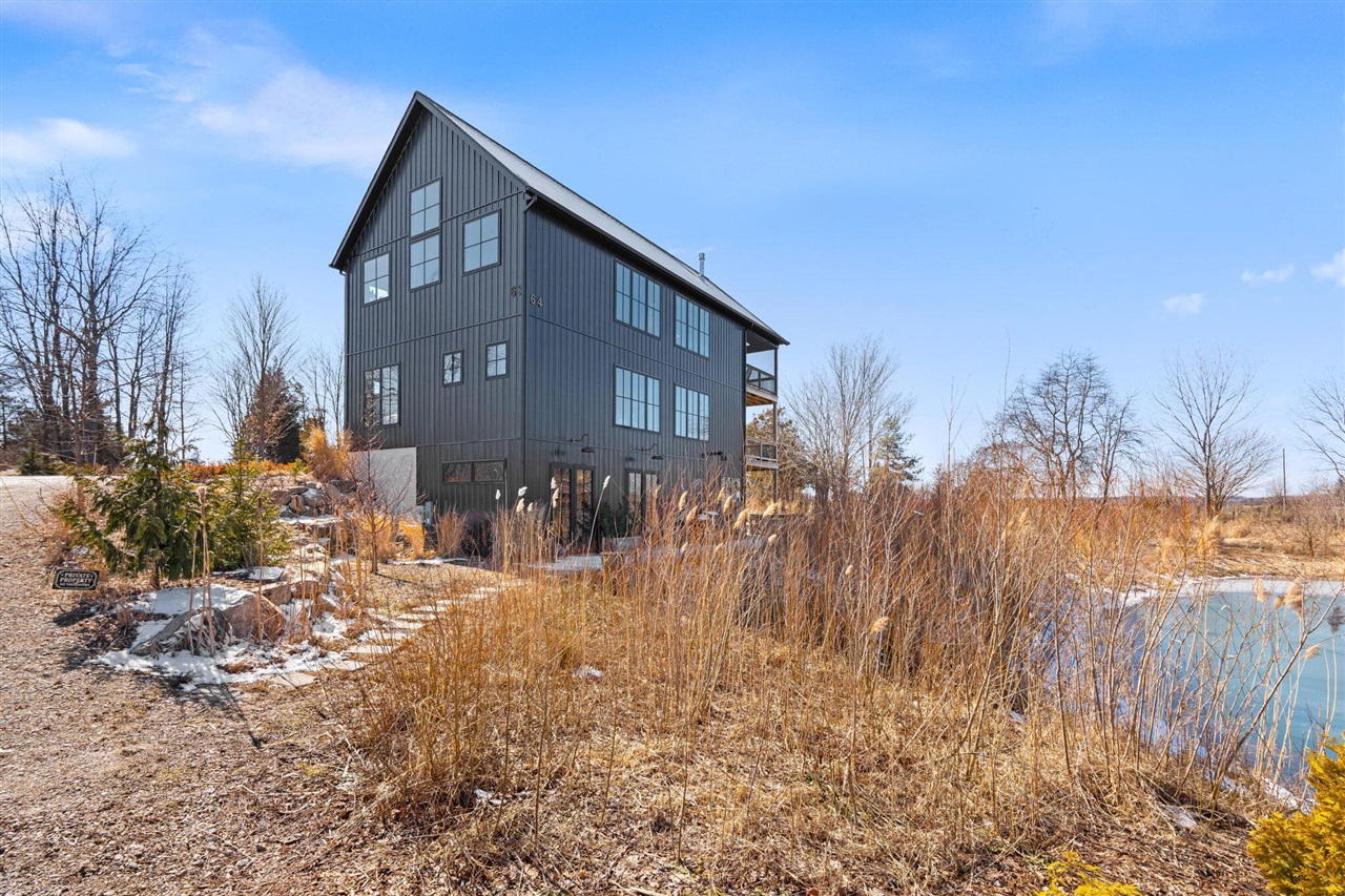 6364 126th Avenue, Fennville, MI, 49408-9648