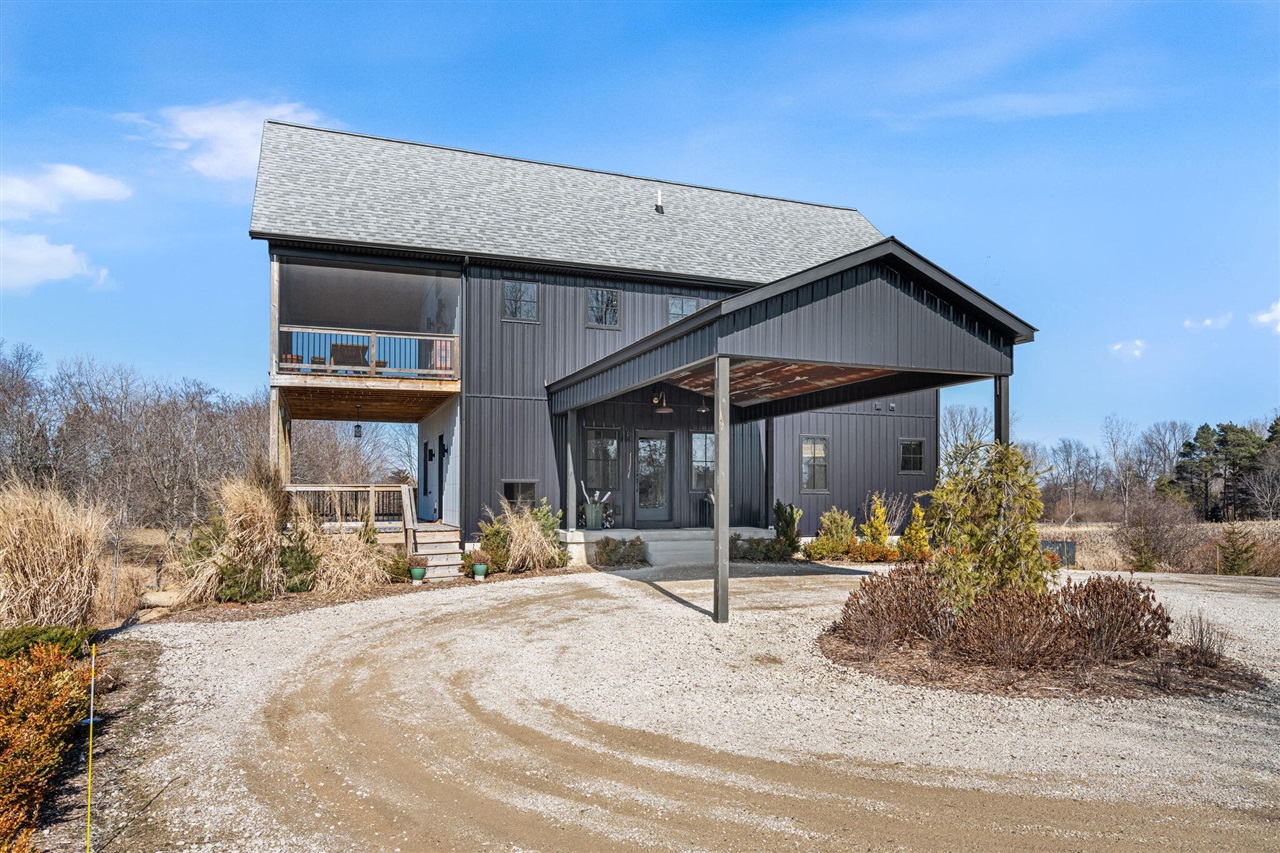 6364 126th Avenue, Fennville, MI, 49408-9648