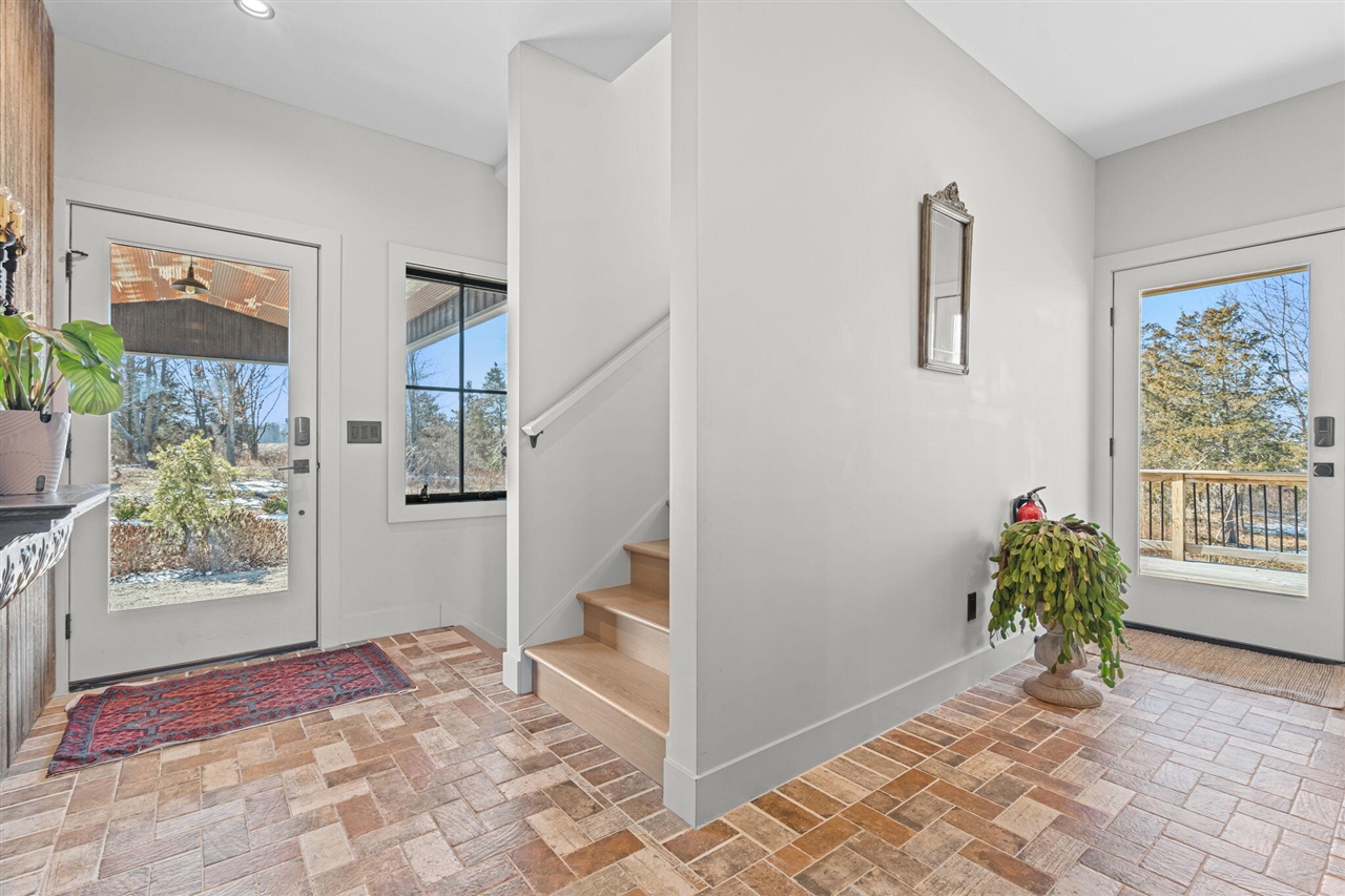 6364 126th Avenue, Fennville, MI, 49408-9648