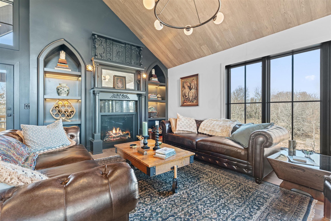 6364 126th Avenue, Fennville, MI, 49408-9648