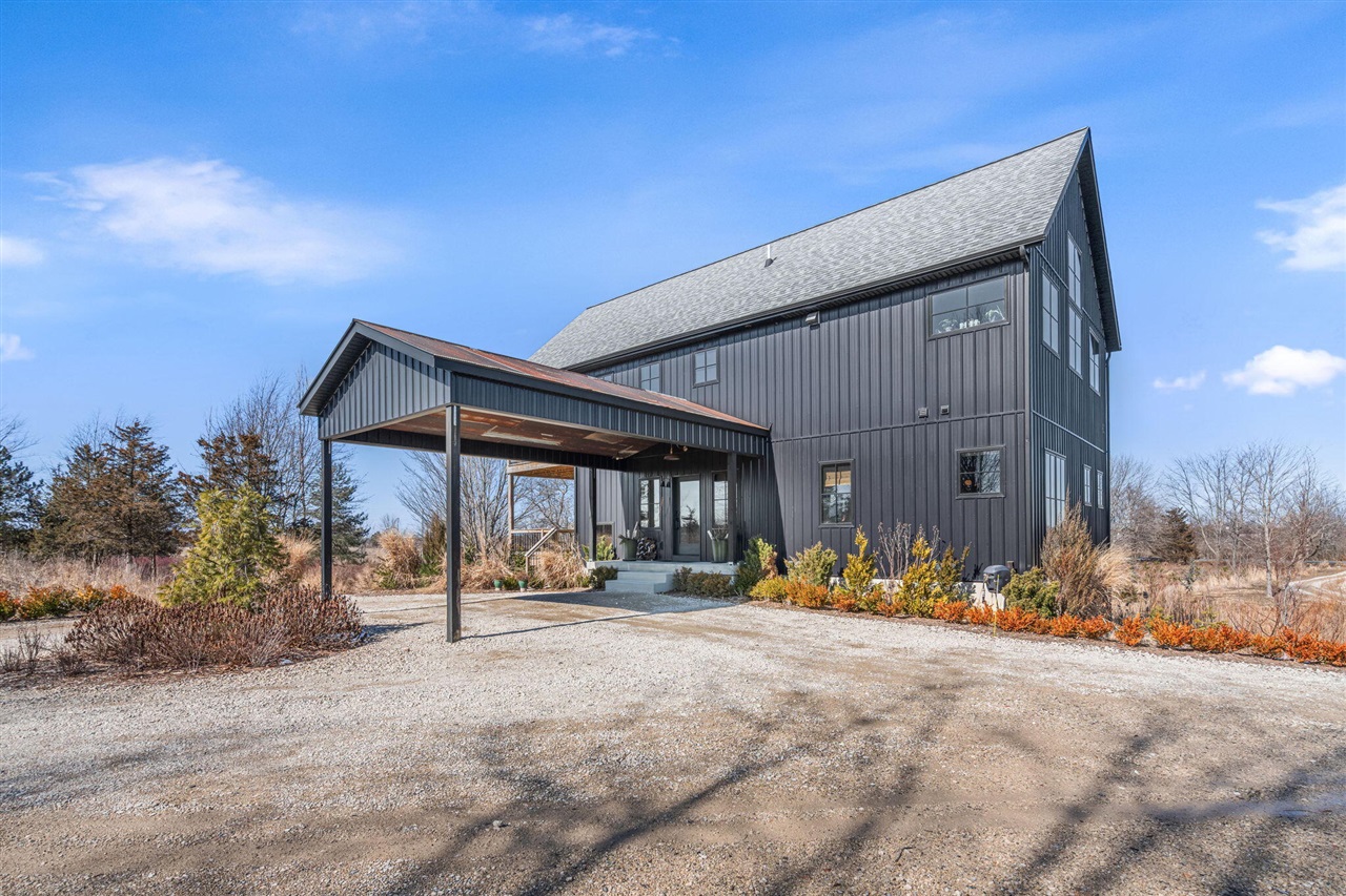 6364 126th Avenue, Fennville, MI, 49408-9648