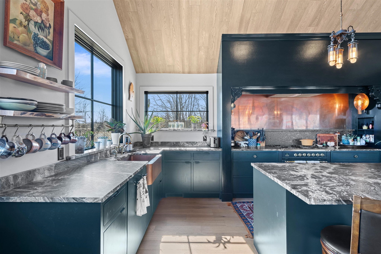 6364 126th Avenue, Fennville, MI, 49408-9648