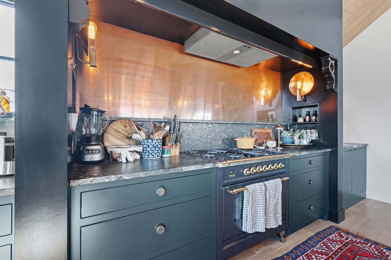 6364 126th Avenue, Fennville, MI, 49408-9648