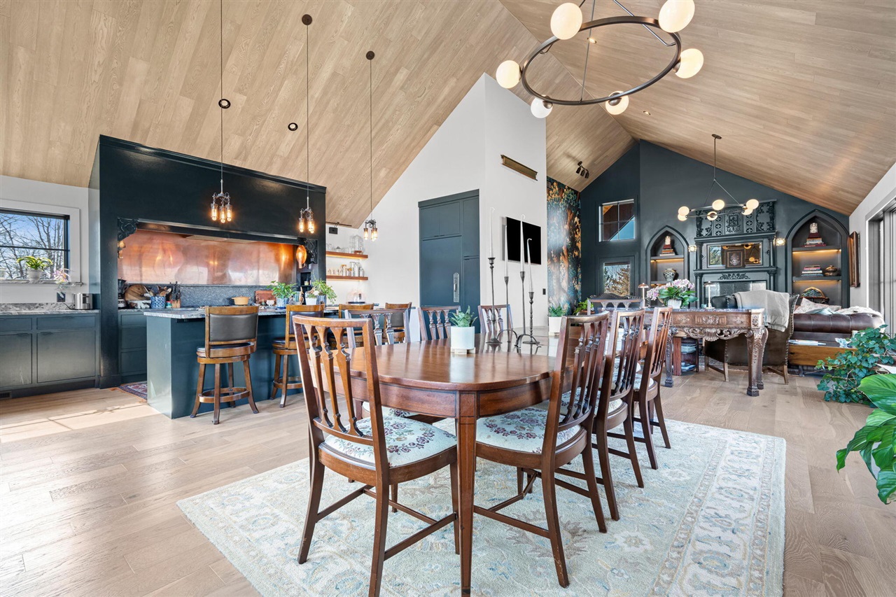 6364 126th Avenue, Fennville, MI, 49408-9648