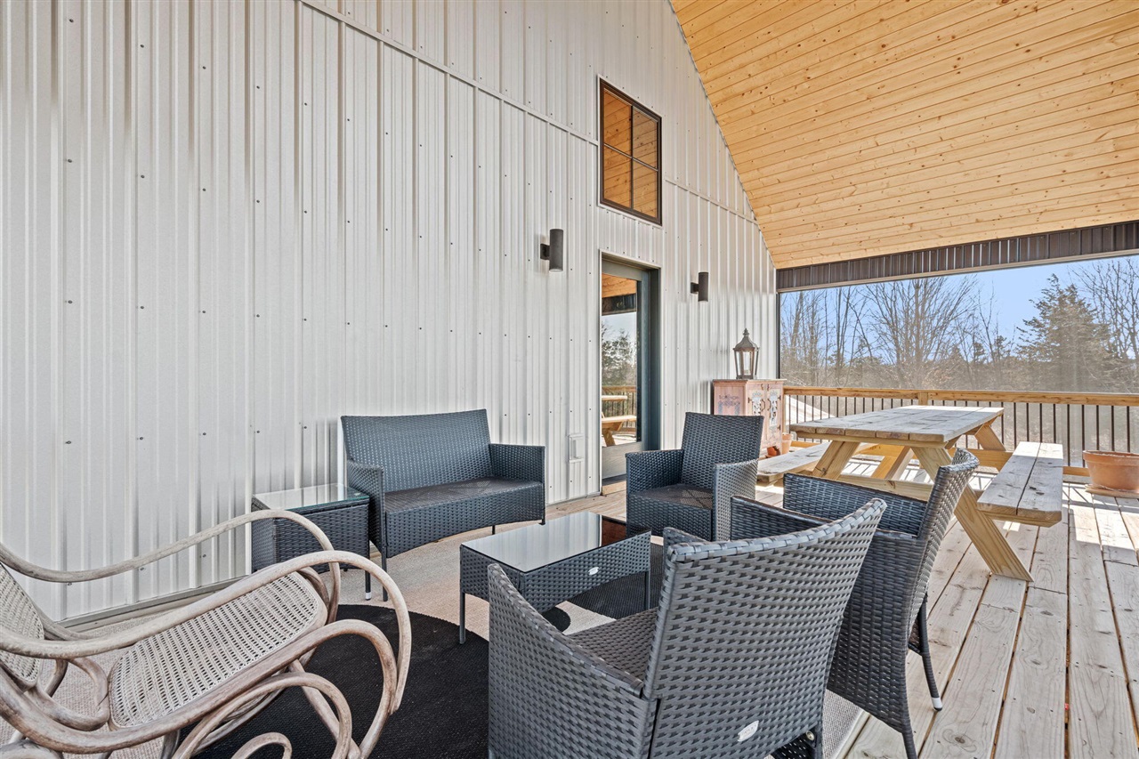 6364 126th Avenue, Fennville, MI, 49408-9648