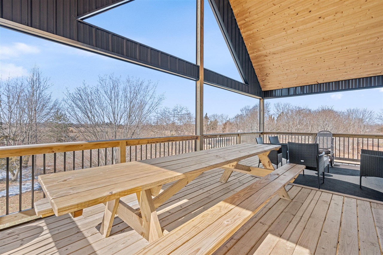 6364 126th Avenue, Fennville, MI, 49408-9648