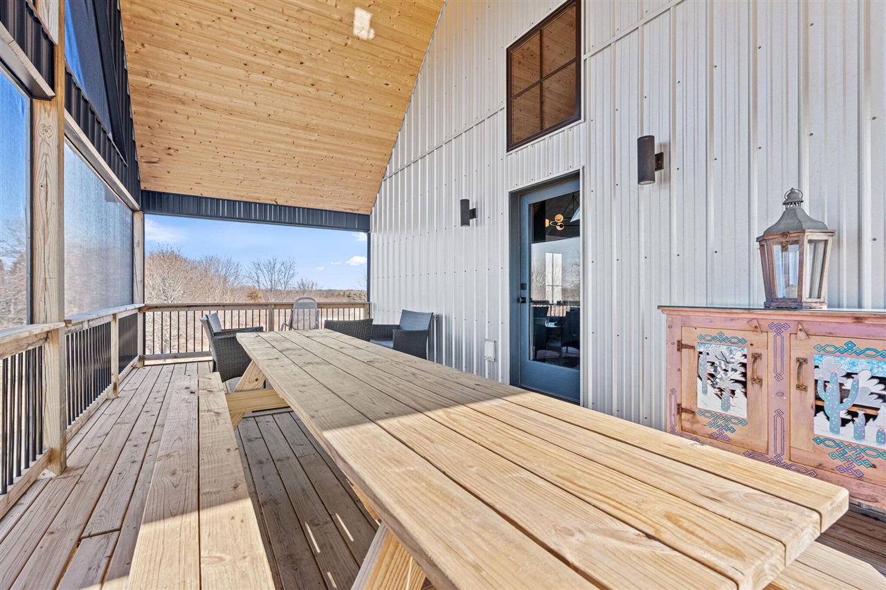 6364 126th Avenue, Fennville, MI, 49408-9648