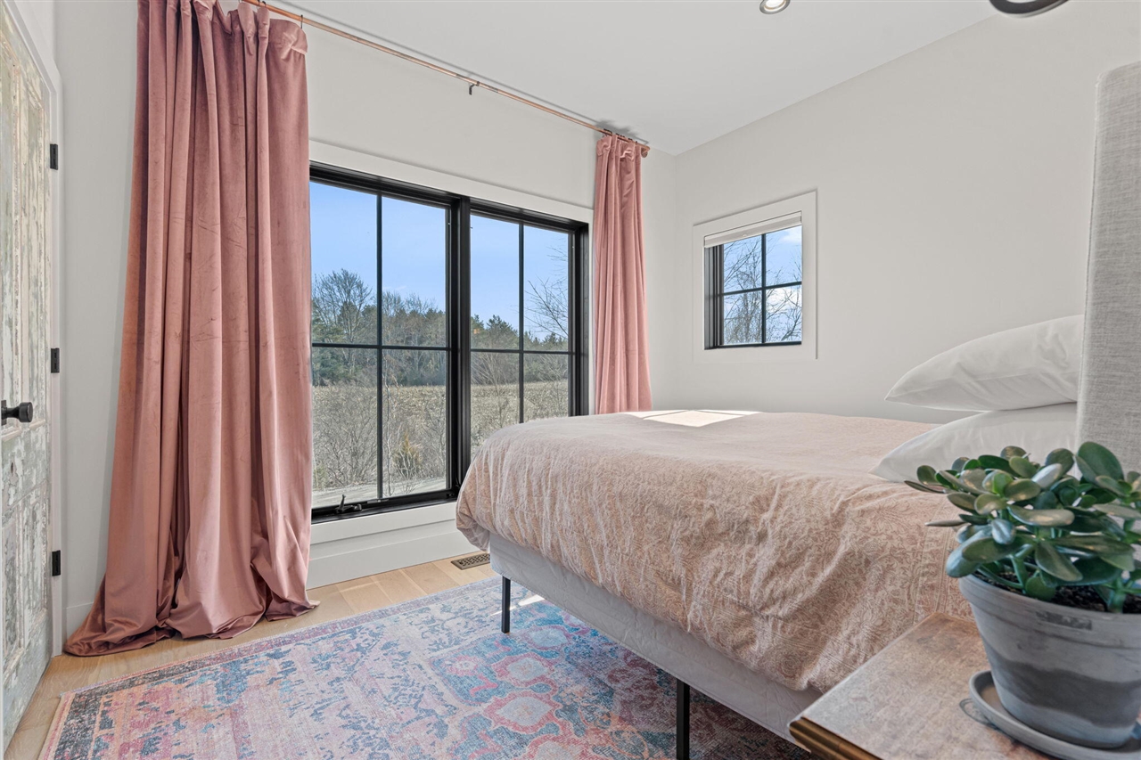 6364 126th Avenue, Fennville, MI, 49408-9648