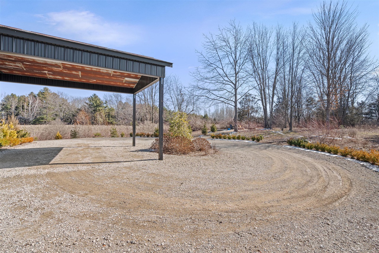 6364 126th Avenue, Fennville, MI, 49408-9648