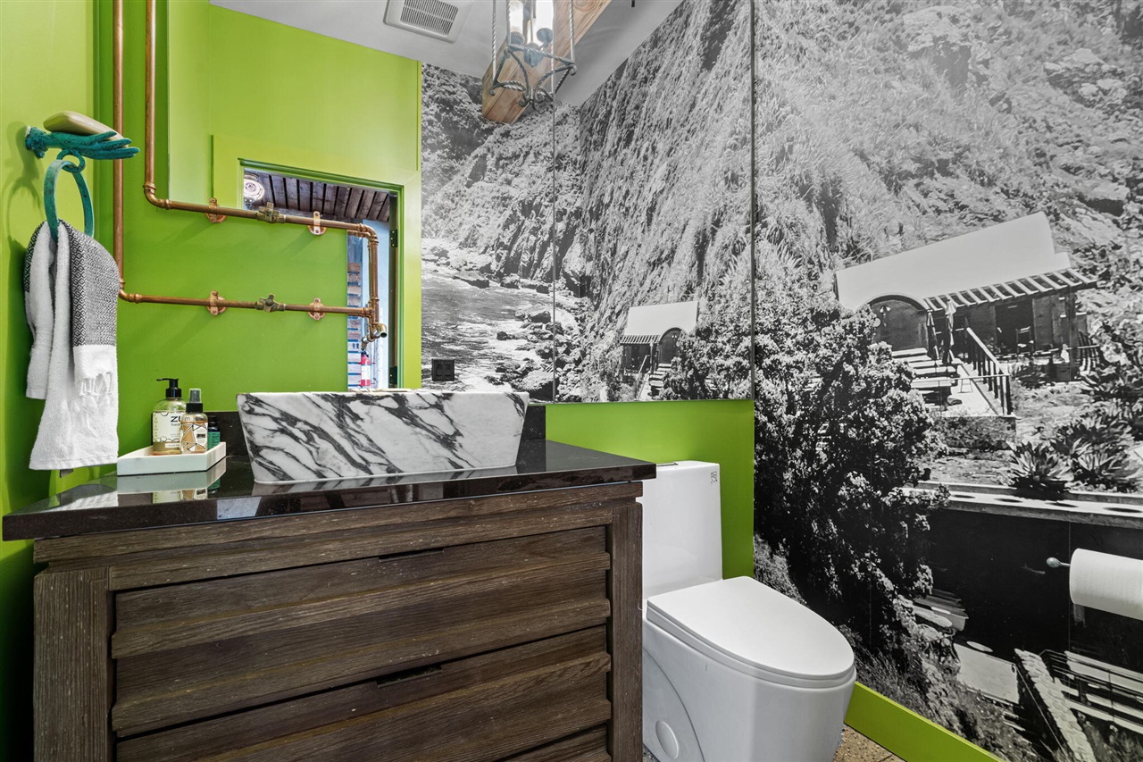 6364 126th Avenue, Fennville, MI, 49408-9648