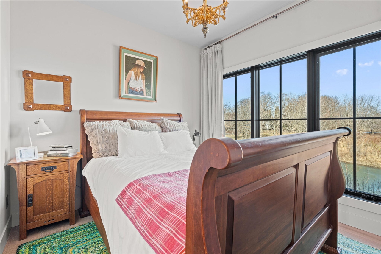 6364 126th Avenue, Fennville, MI, 49408-9648