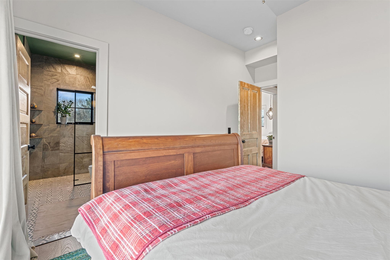 6364 126th Avenue, Fennville, MI, 49408-9648