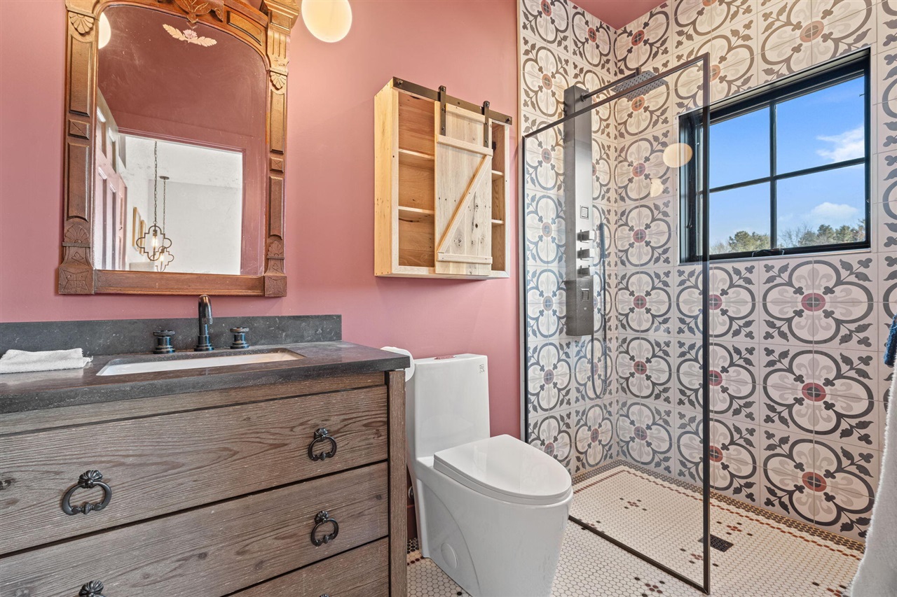 6364 126th Avenue, Fennville, MI, 49408-9648