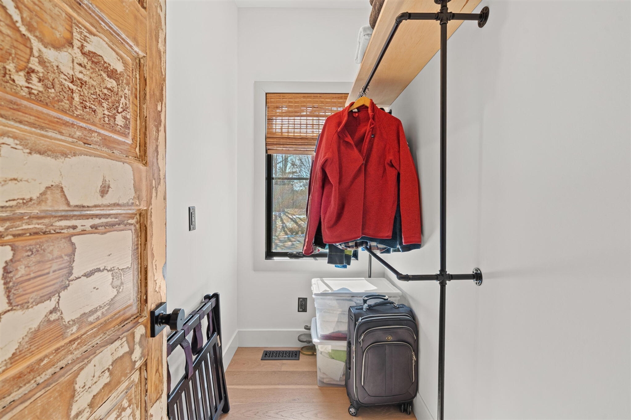 6364 126th Avenue, Fennville, MI, 49408-9648