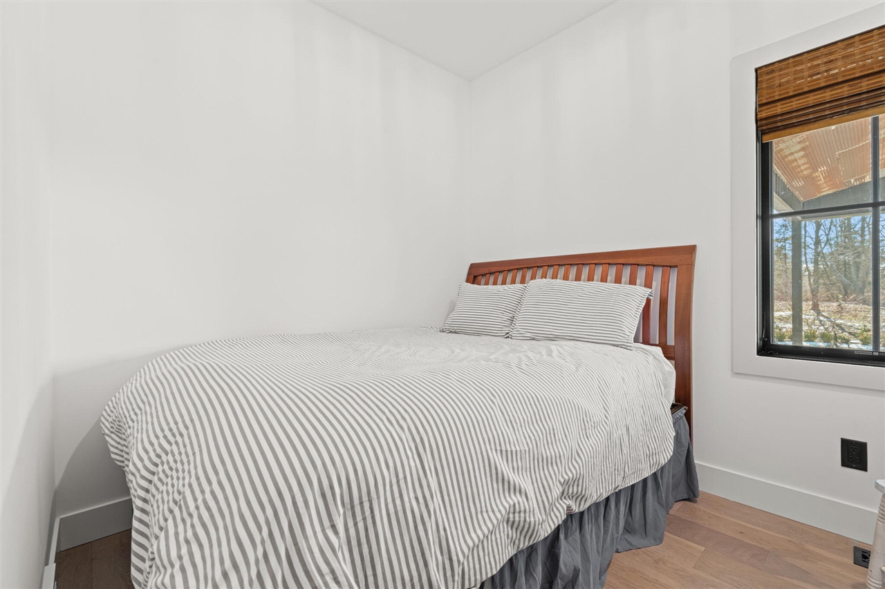 6364 126th Avenue, Fennville, MI, 49408-9648