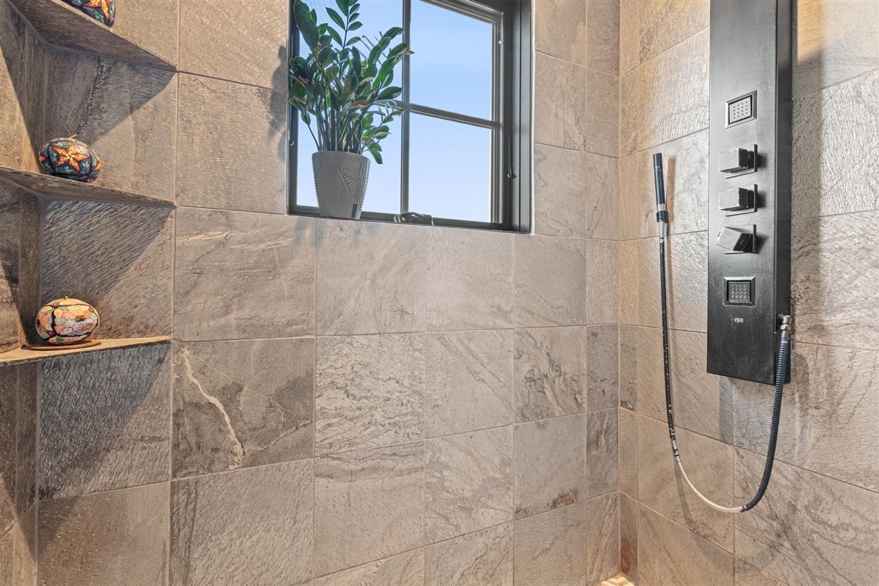 6364 126th Avenue, Fennville, MI, 49408-9648