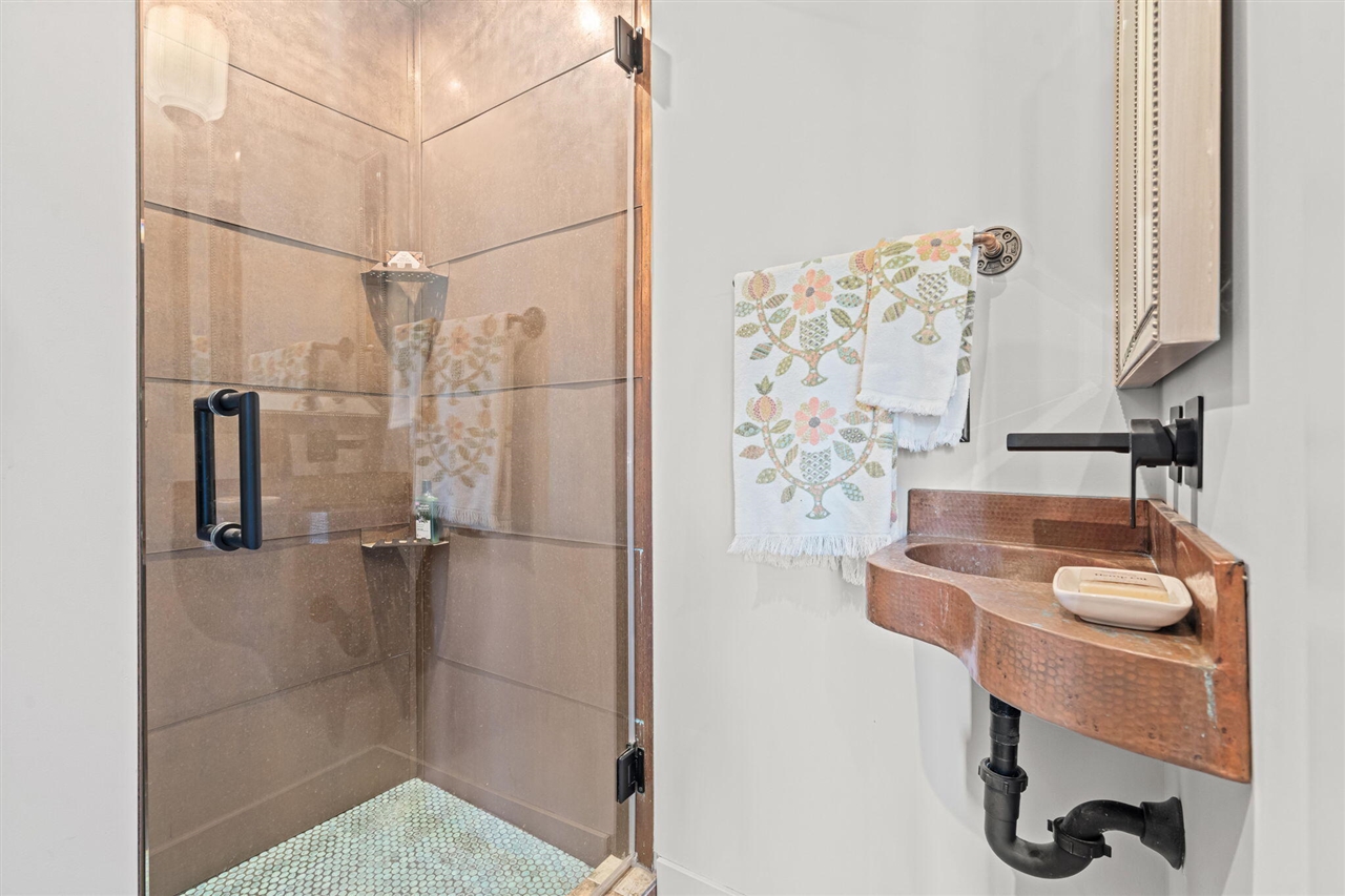 6364 126th Avenue, Fennville, MI, 49408-9648