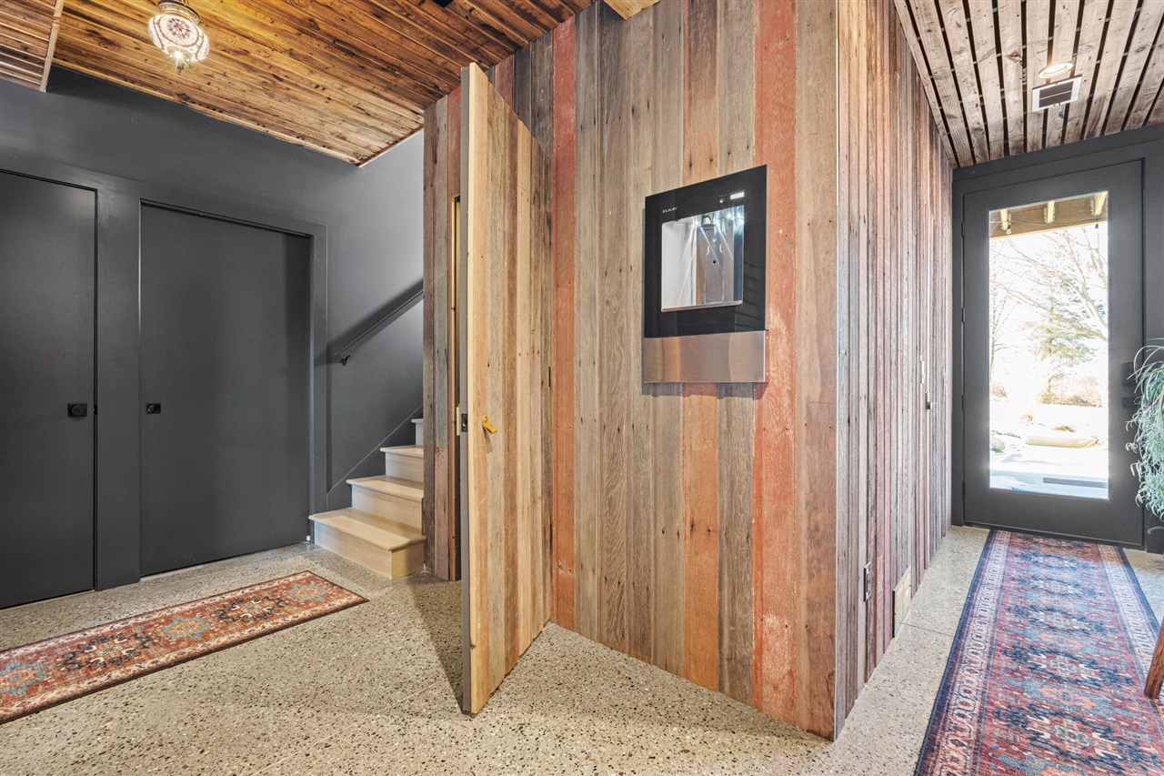 6364 126th Avenue, Fennville, MI, 49408-9648