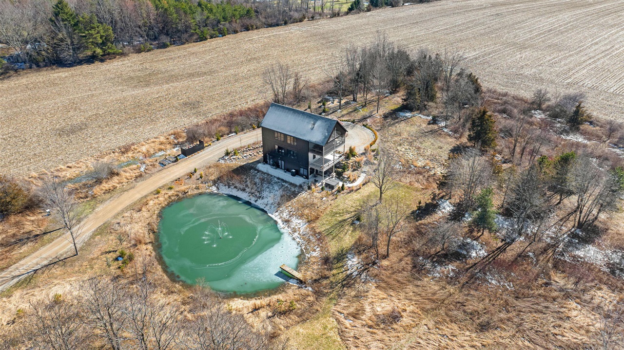 6364 126th Avenue, Fennville, MI, 49408-9648