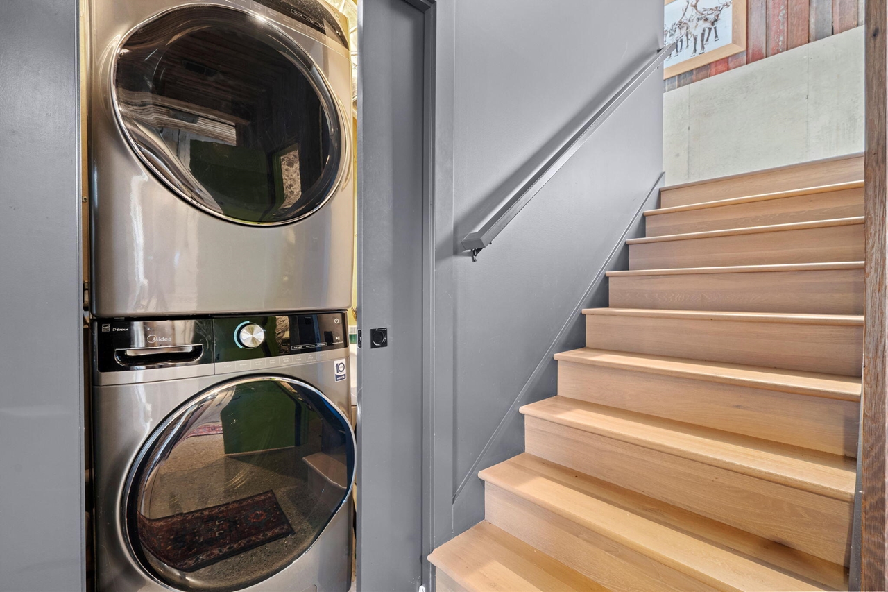 6364 126th Avenue, Fennville, MI, 49408-9648