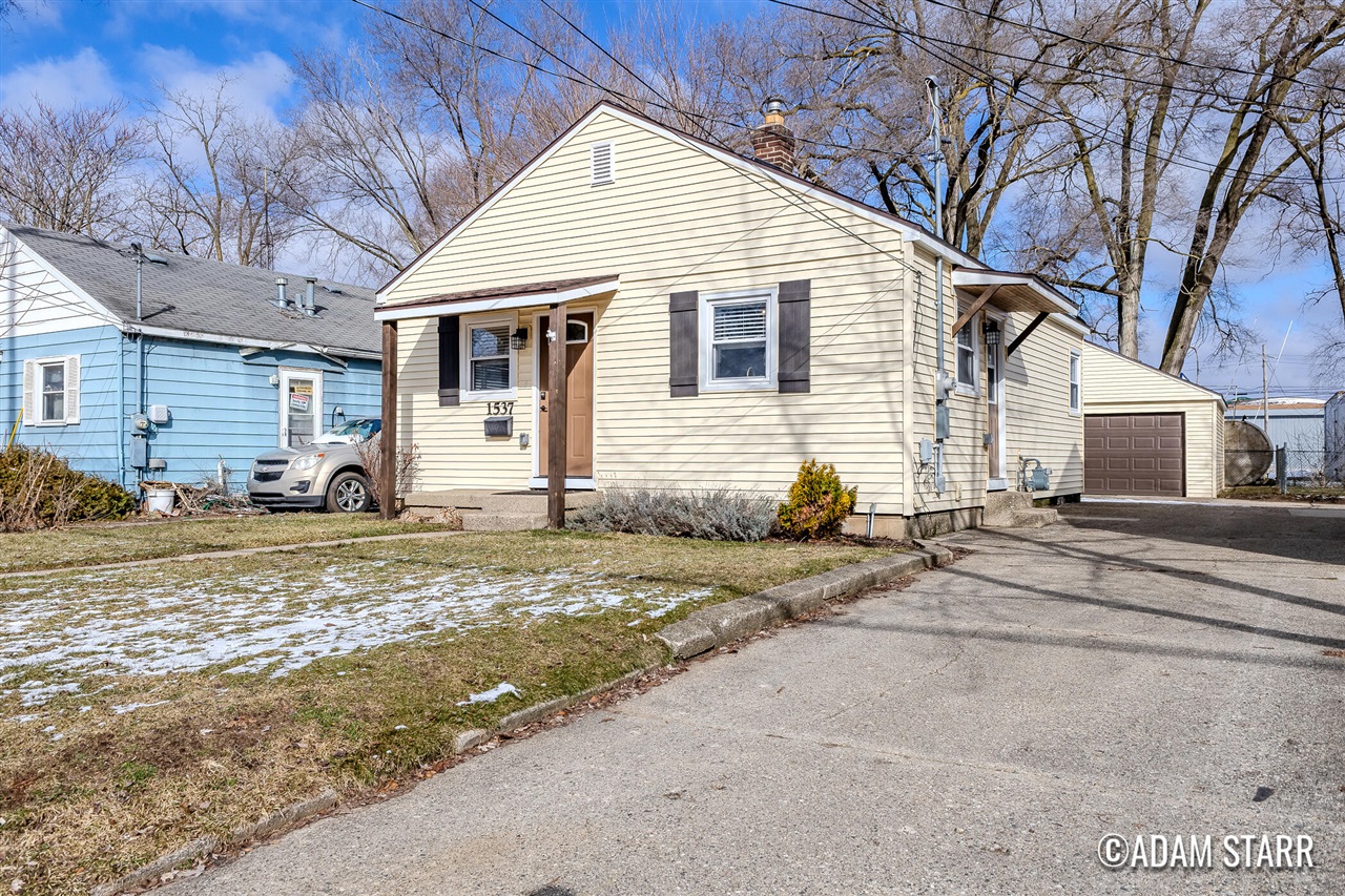 3008 Dawes Road, Muskegon, MI, 49441-3840