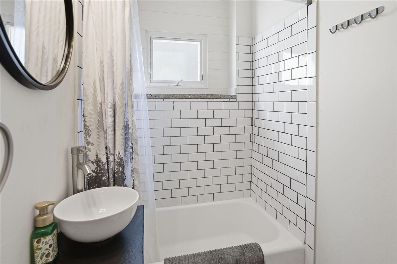 603 E Bond Street, Hastings, MI, 49058-2403