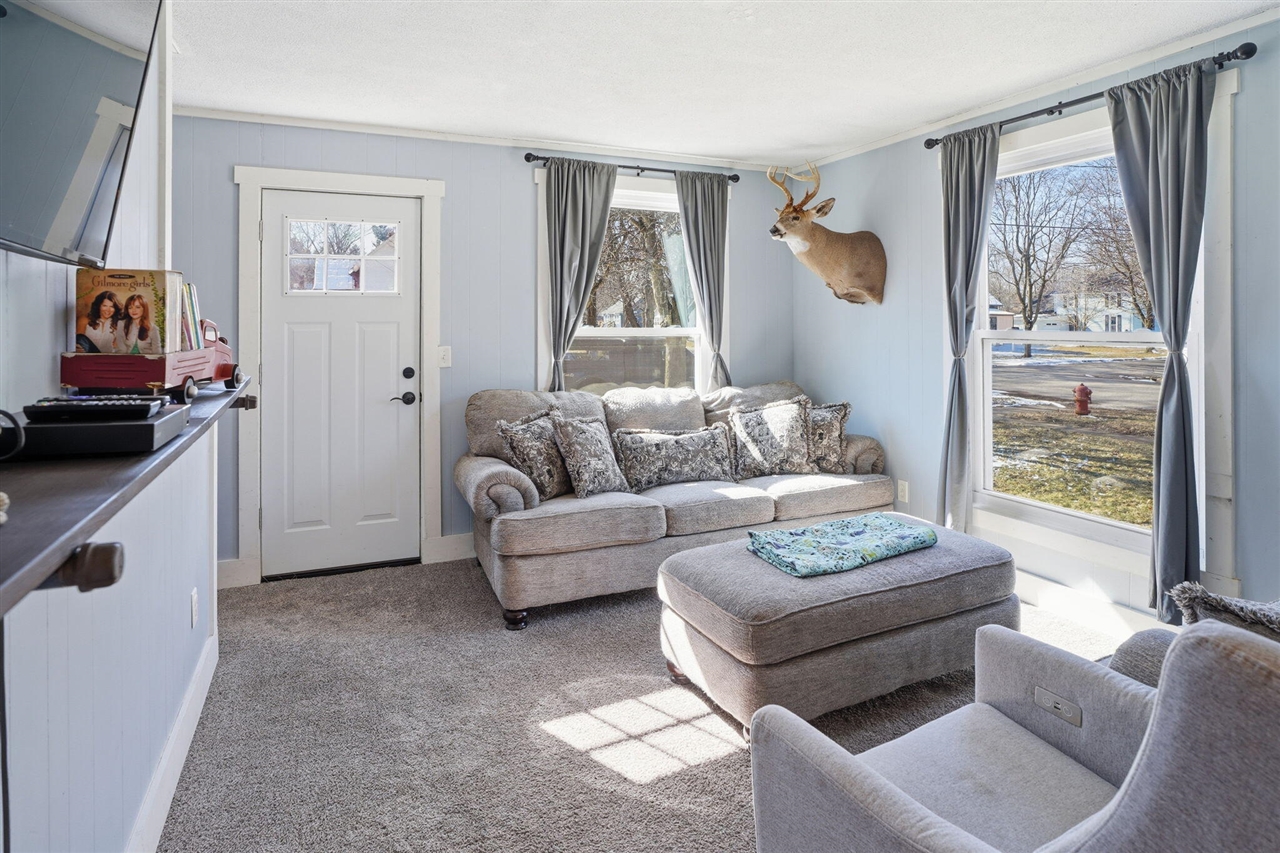 603 E Bond Street, Hastings, MI, 49058-2403