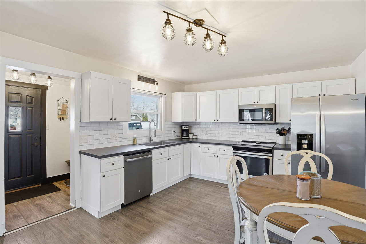 603 E Bond Street, Hastings, MI, 49058-2403