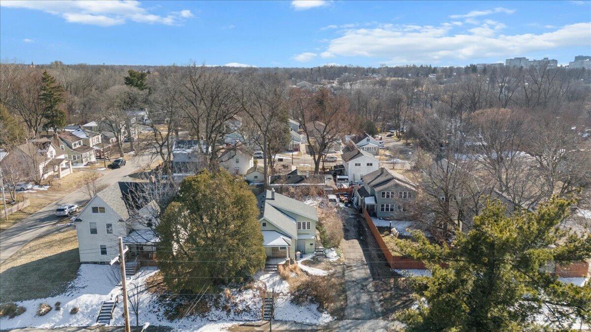 Homes for sale in Grand Rapids, MI | 710 Leonard St, Grand Rapids, MI 49503 | MLS# 70517632