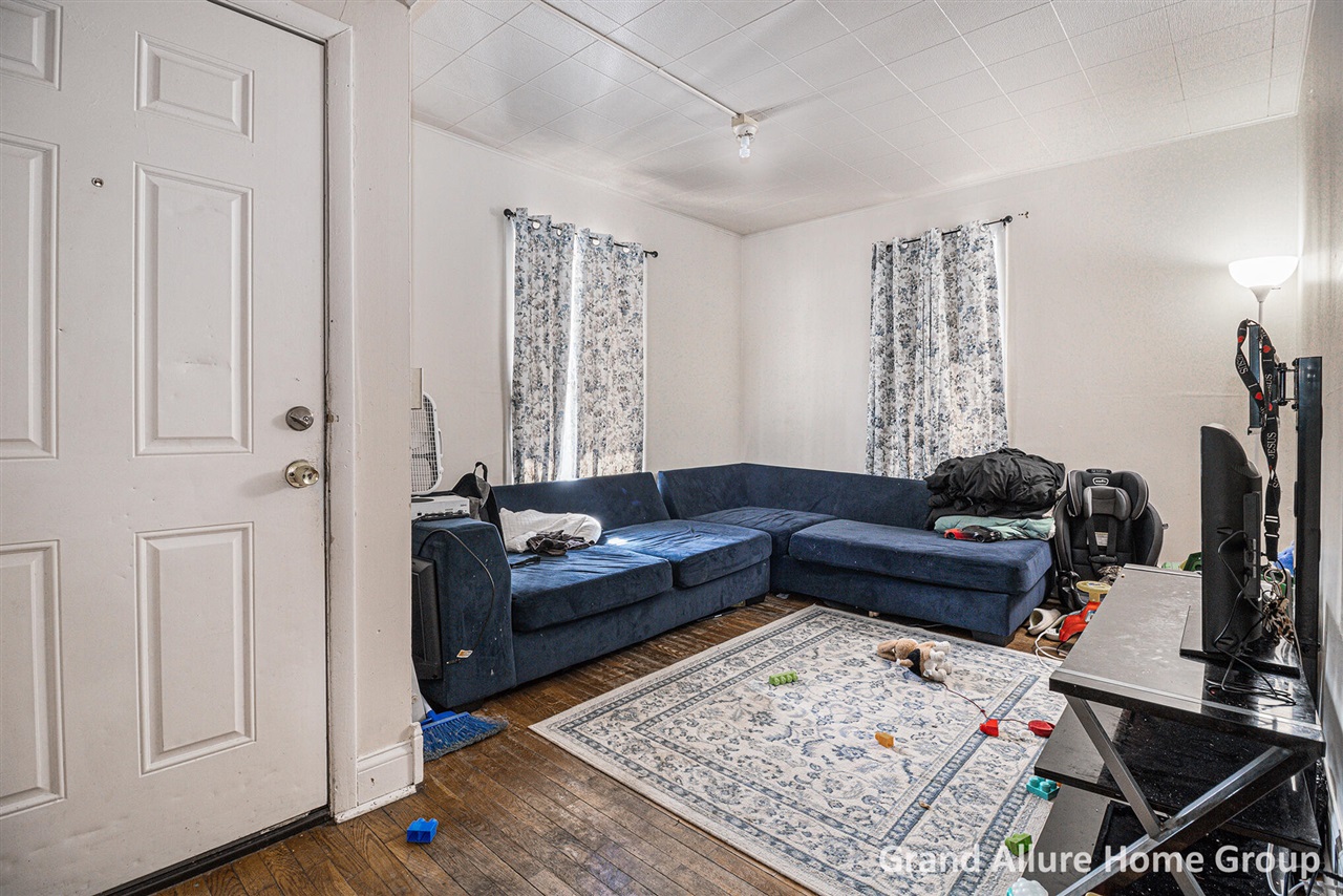 Homes for sale in Grand Rapids, MI | 115 Meerse St, Grand Rapids, MI 49507 | MLS# 70517679